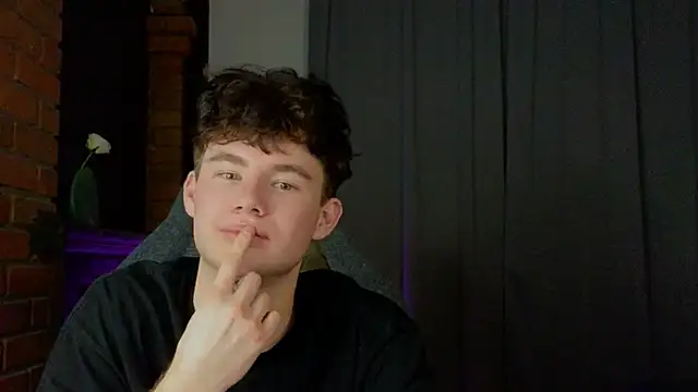 cute_mike (M twink) - show cock