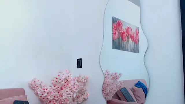 pinky_f00x - Pinky_f00x's free webcam - UK Sex Cams