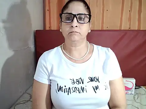 indiankushy (F milf) - last month here