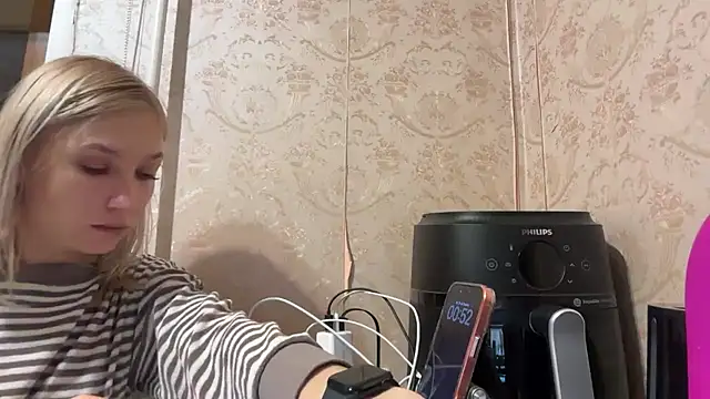 AngelJeni from StripChat is Freechat