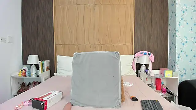 alishoward (F teen) - vibrate my pussy