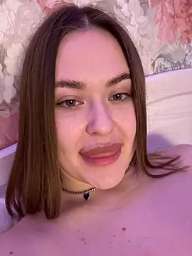 gi_grahams (F young) - I like you, Gia 🥰