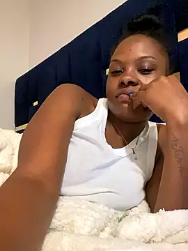 Webcam Model (Dellah27) is live