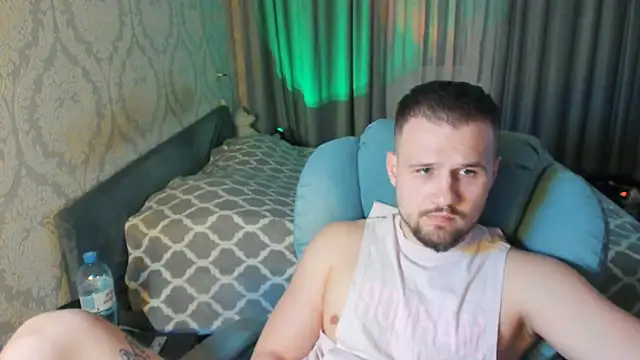 Vladik_b live sex cam