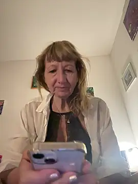 Webcam Model (MatureKim)  is live.Free join now!