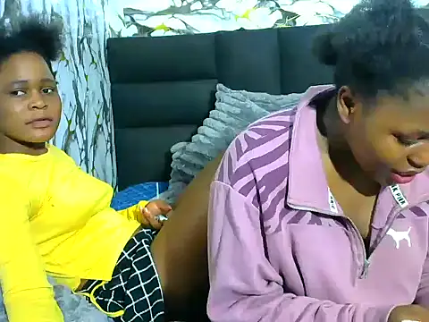 blondiebitch - BlondieBitch's free webcam - UK Sex Cams