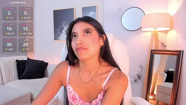 tiffany_low - Tiffany_Low's free webcam - UK Sex Cams