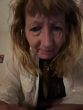 Webcam Model (MatureKim)  is live.Free join now!