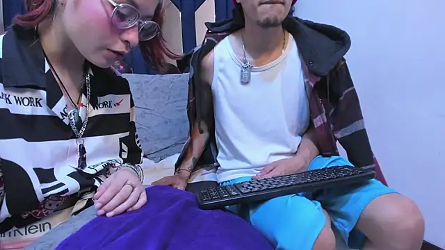 kikyoanddrey - KikyoAndDrey's free webcam