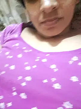 milfybar (F milf) - Show boobs