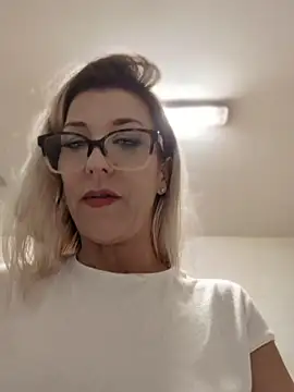 nikytax (F milf) - MAKE ME SQUIRT FOR YOU 🫦👈