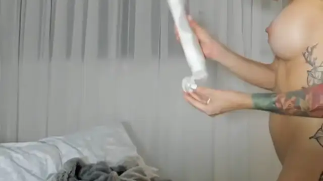 wertonh (F young) - pussy play