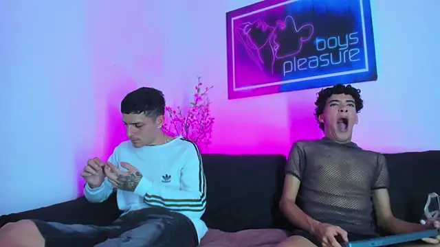 Pleasure_boys_ho... Live Webcam on Stripchat