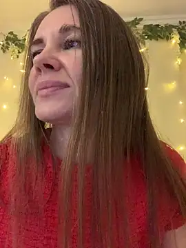 Webcam Model (LucieMack)  is live.Free join now!