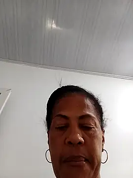 iiv0ryn0iirex-xx - IIv0ryN0IIReX-XX's free webcam - UK Sex Cams