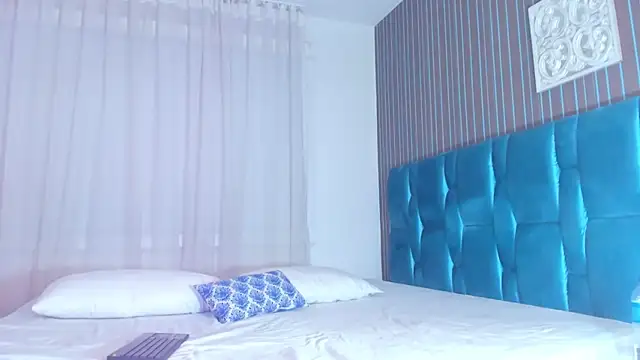 miiaavelvet - MiiaaVelvet's free webcam - UK Sex Cams