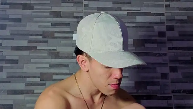 maxxcooper1 - Maxxcooper1's free webcam - UK Sex Cams