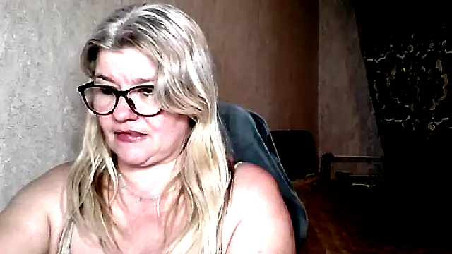 diana_49 - Diana_49's free webcam