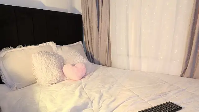 lunavelvet777 - LunaVelvet777's free webcam