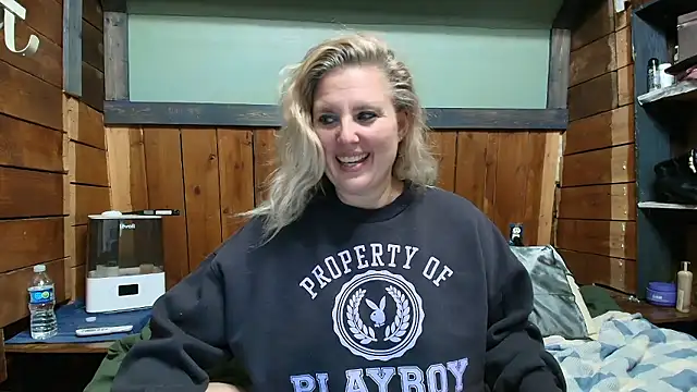 lisaxlovexxx - Lisaxlovexxx's free webcam