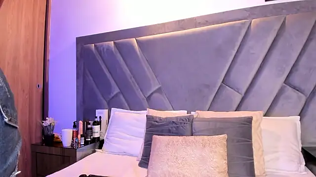 brenda_nova18 - Brenda_nova18's free webcam