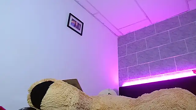 lolaa_0123 - Lolaa_0123's free webcam - UK Sex Cams