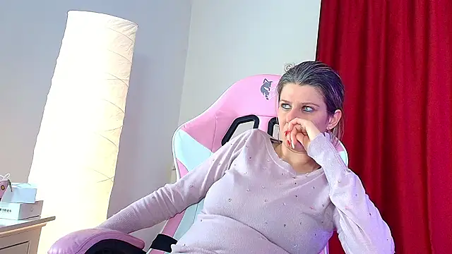 anne_blueeyes - Anne_Blueeyes's free webcam