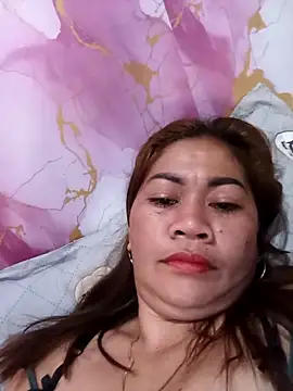 sweetchubbymommy_02 - SweetChubbyMommy_02's free webcam