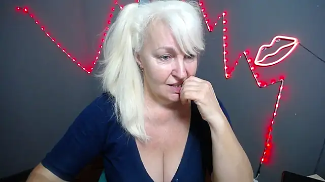 blondyleebest - BlondyLeeBest's free webcam