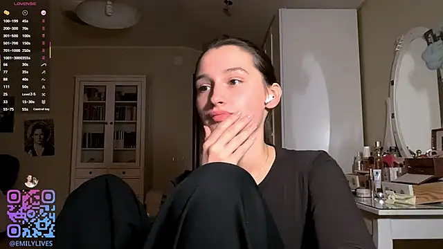 darlinebrustera - DarlineBrustera's free webcam