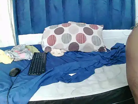 melanibbe - MelaniBbe's free webcam