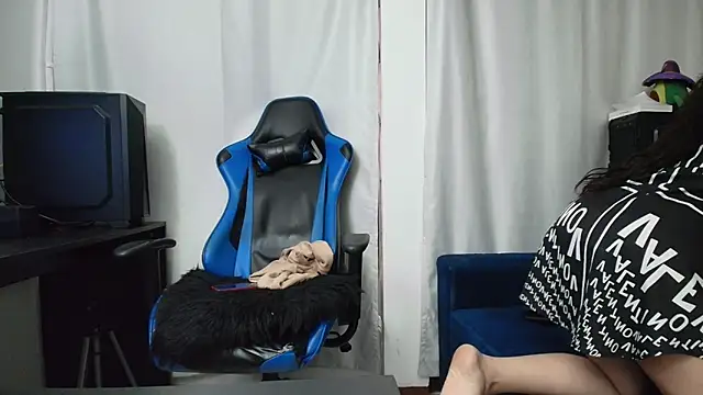 ema_abby - Ema_abby's free webcam