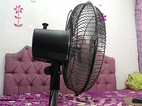 DannaTs1 live sex cam