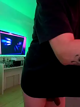 FocussedFreckle live sex cam