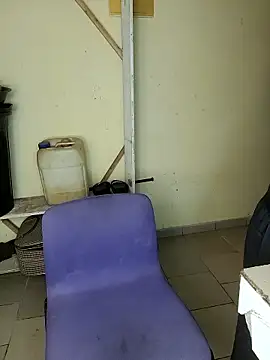 vannycov (M young) - Please help me rent an apartment