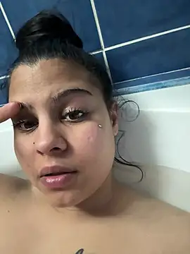 Vivike234 live sex cam