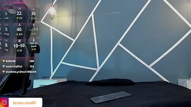 bruno_cavalli (M twink) - 50 squats + oil on my ass and 3 fingers