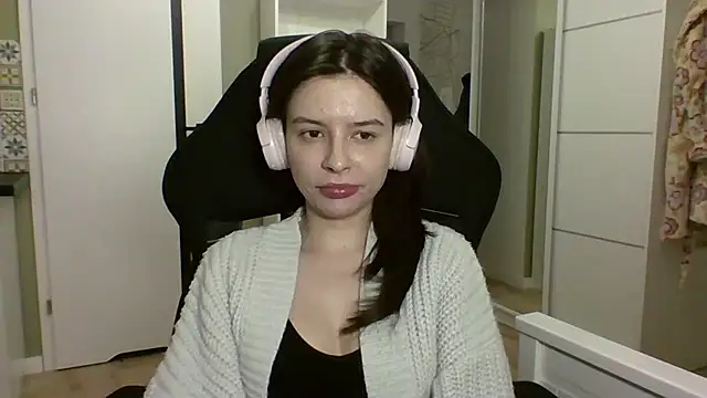 laricesexy (F young) - PVT SEXY TEASE IN LINGERIE