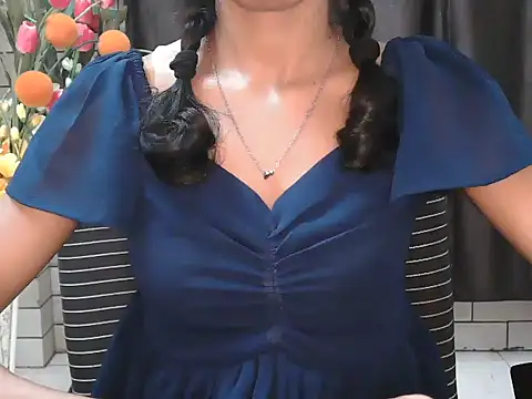 zohindishoza (F young) - Dildo in pussy