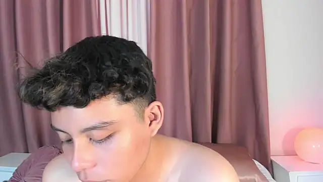 chico_medusa (M twink) - get naked baby show ur body