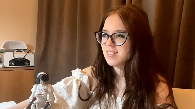 bellyupalloy (F teen) - Show a heart