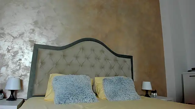 jennamyers (Ask my age) - Undress and tease kitty 6 min ctr