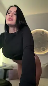 Webcam Model (SarahhSmitth1)  is live.Free join now!