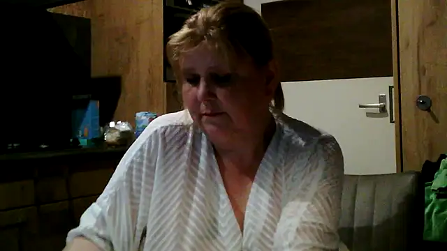 sylviastar46 - Sylviastar46's free webcam