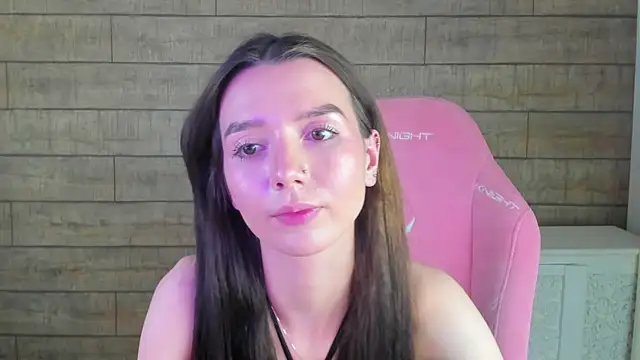 vanessavienne (F teen) - let's put together a cosplay?)