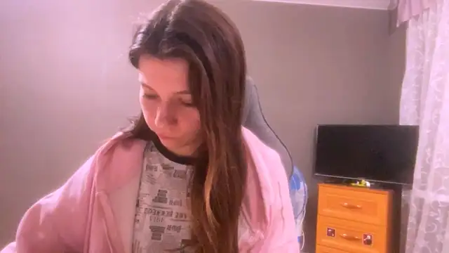 lunnabliss (F teen) - Tease with my top