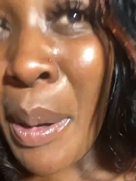 cardiebae89 (F milf) - Strip tease