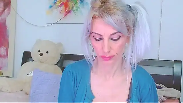 honeylara - HoneyLara's free webcam - UK Sex Cams