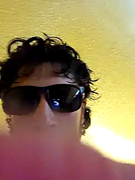 Mr_fromtheback webcam