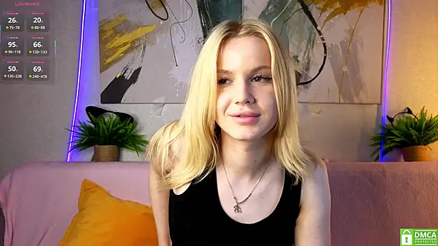 sonya_vibe_me (F teen) - 20 squats in panties